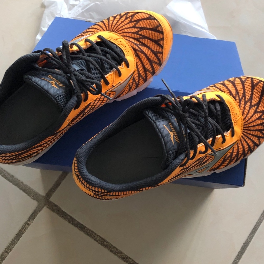 Mizuno running shoes